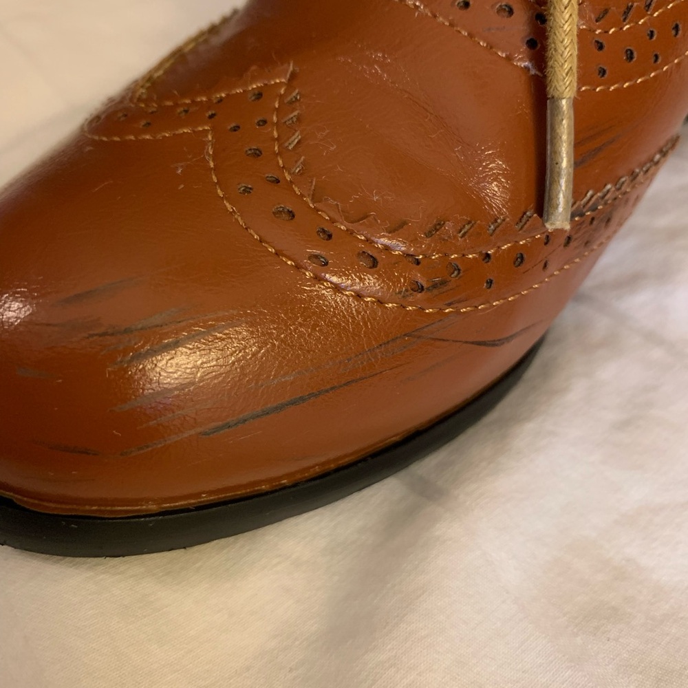 Elegant Tan Women's Leather Oxfords - Picture 6 of 7